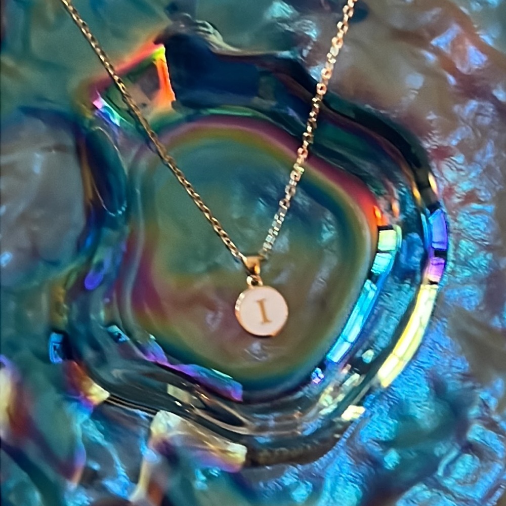 I Letter Necklace - Picture 2 of 4